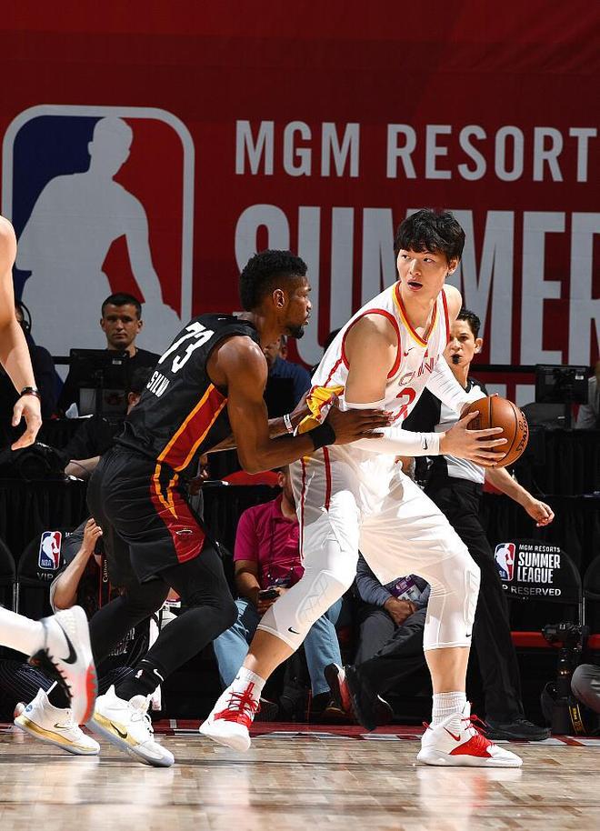 开云体育中国-利物浦绝杀勒沃库森，阿拉巴一己之力扛起全队