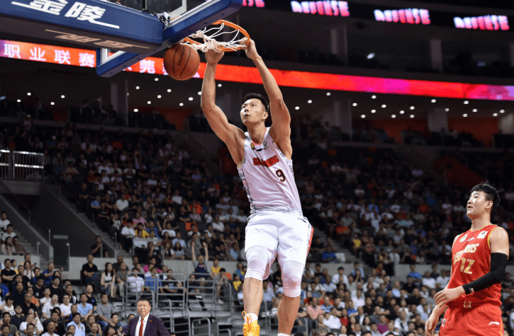 北京队翻盘广州队,麦科勒姆扛起全队 北京队翻盘广州队,麦科勒姆扛起全队