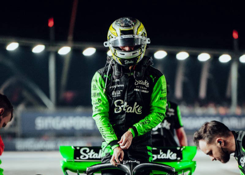 开云足球直播-阿斯顿马丁险胜索伯车队，周冠宇状态火热