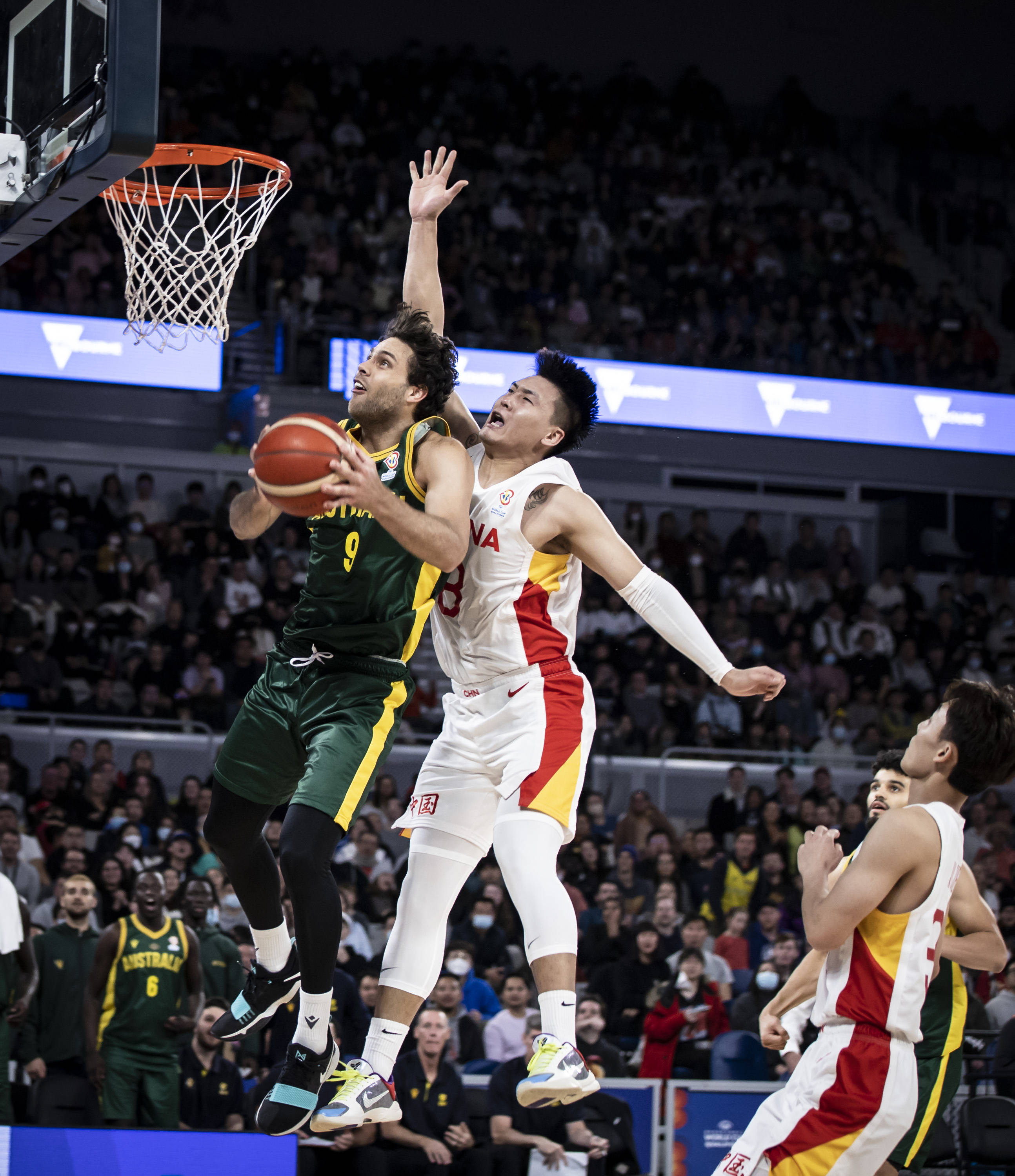 世界杯篮球预选赛继续进行，实力碰撞