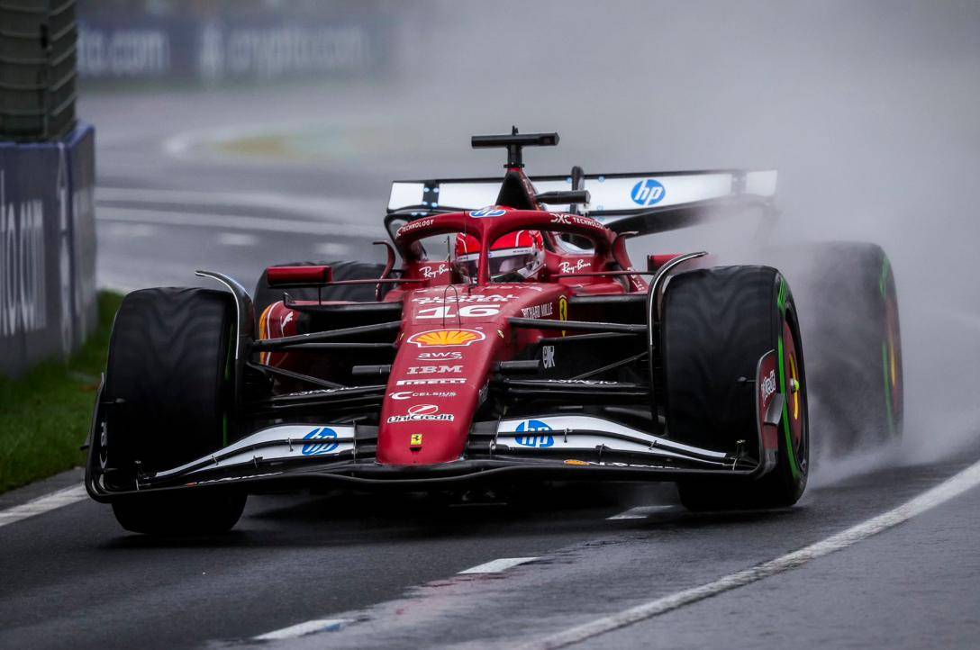 迈凯伦碾压红牛车队,汉密尔顿惊艳四座 迈凯伦碾压红牛车队,汉密尔顿惊艳四座