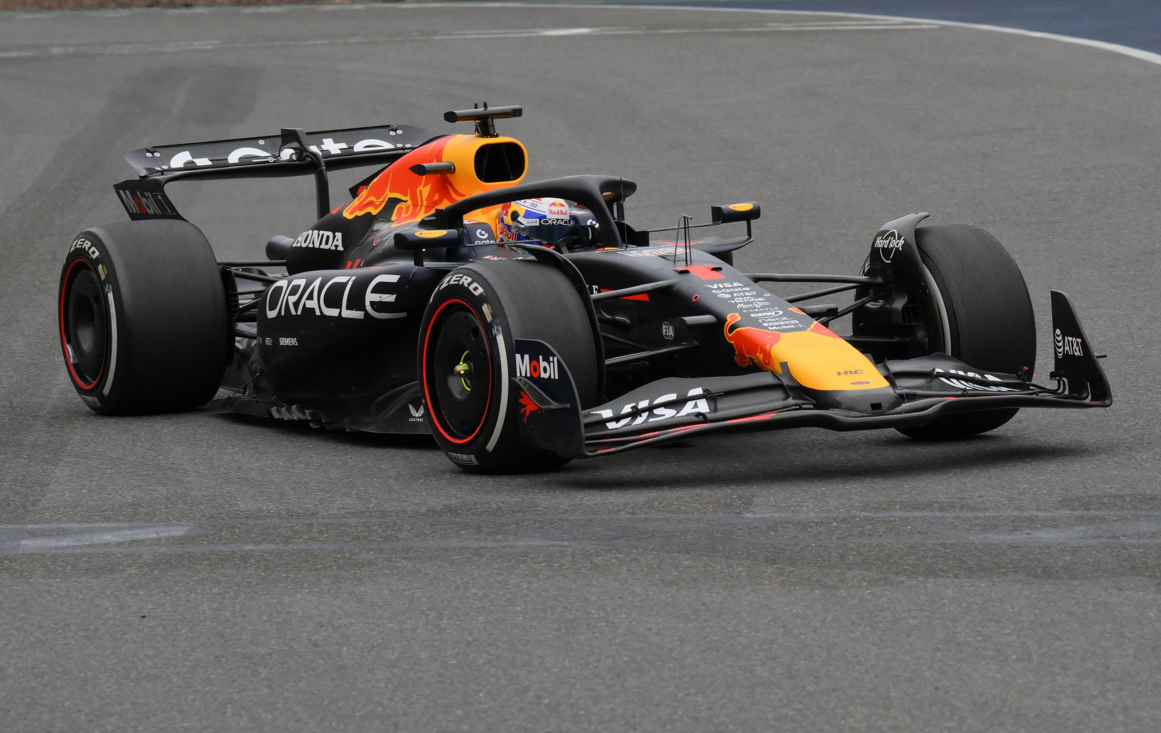 索伯车队碾压迈凯伦，拉塞尔刷新纪录