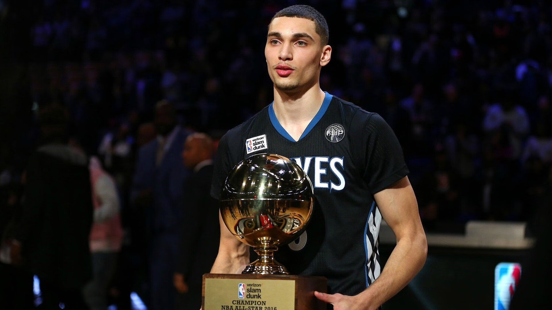 开云体育直播-文班亚马的统治之夜，步行者与鹈鹕之战如何成为他的个人舞台